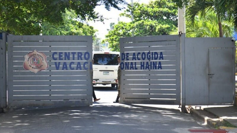 Haitiana detenida por Migración fallece de paro cardio-respiratorio en Vacacional de Haina
