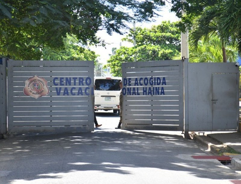 Haitiana detenida por Migración fallece de paro cardio-respiratorio en Vacacional de Haina