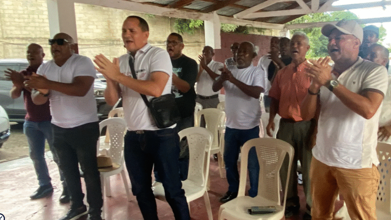 Acusan a Alcalde de Los Alacarrizos de apoderarse de rutas alimentadoras