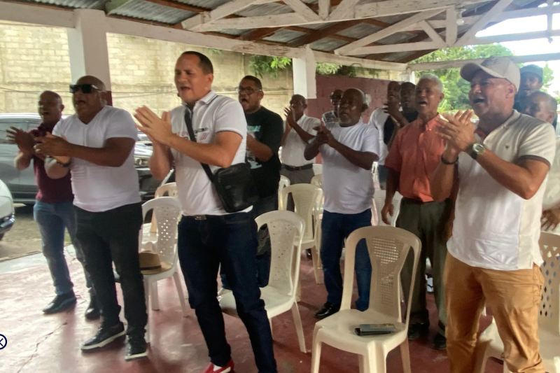 Acusan a Alcalde de Los Alacarrizos de apoderarse de rutas alimentadoras