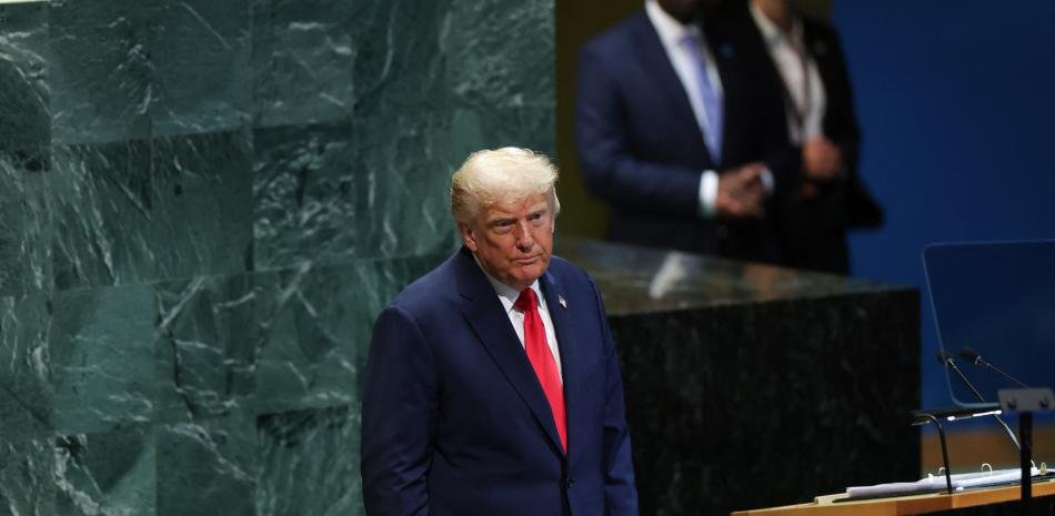 Trump ordena submarinos nucleares frente a Rusia porque «nos amenazó un poco»