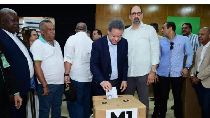 Continúan las ofensivas contra Gobierno de Luis Abinader
