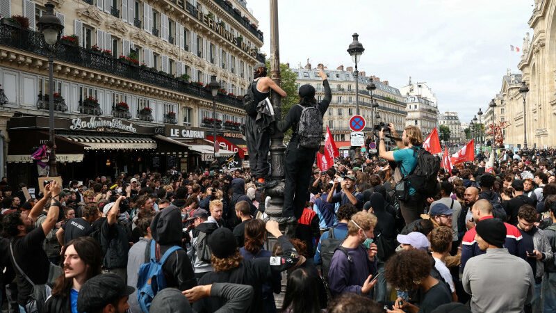 Protestas en Francia dejan 250 detenidos
