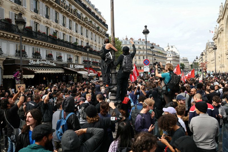 Protestas en Francia dejan 250 detenidos