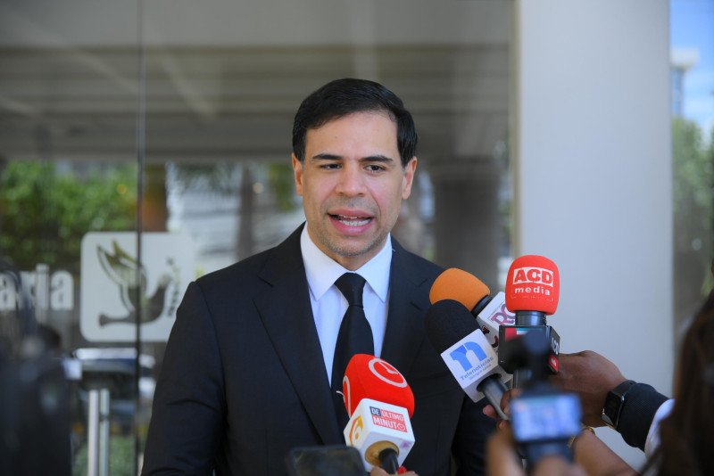 Roberto Ángel Salcedo habla sobre cómo fue trabajar con María Cristina Camilo