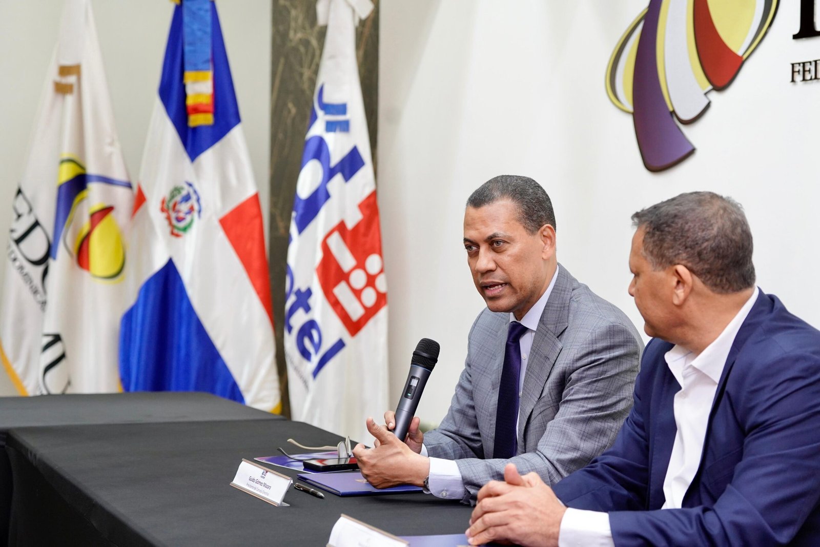 Fedomu e Indotel impulsan educación municipal sobre telecomunicaciones e infraestructura