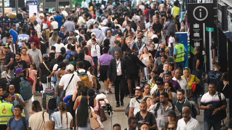Ola de críticas reabre el debate sobre la gestión aeroportuaria