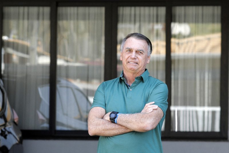 Ingresan a Bolsonaro al hospital tras «sentirse mal» en su prisión domiciliaria