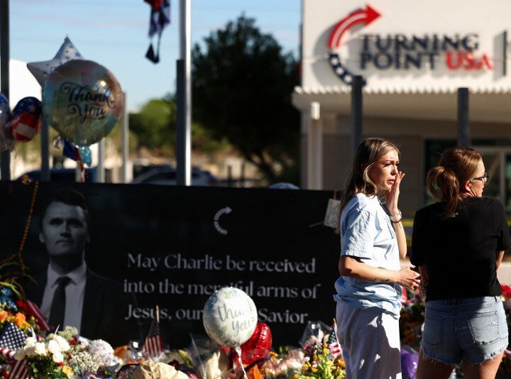 Se entrega el acusado de asesinar a Charlie Kirk