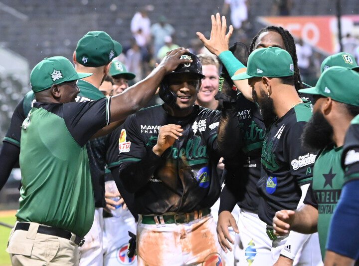 Estrellas dejan en el terreno a los Leones con un wild pitch