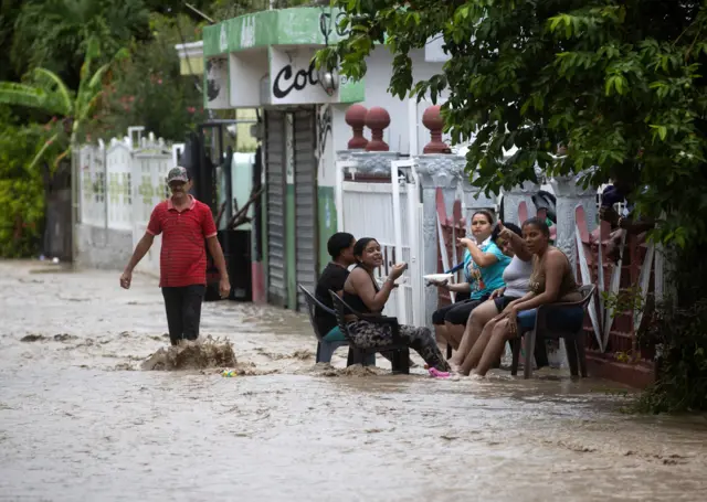 Indomet mantiene alerta por inundaciones en 12 provincias: aguaceros continúan este viernes