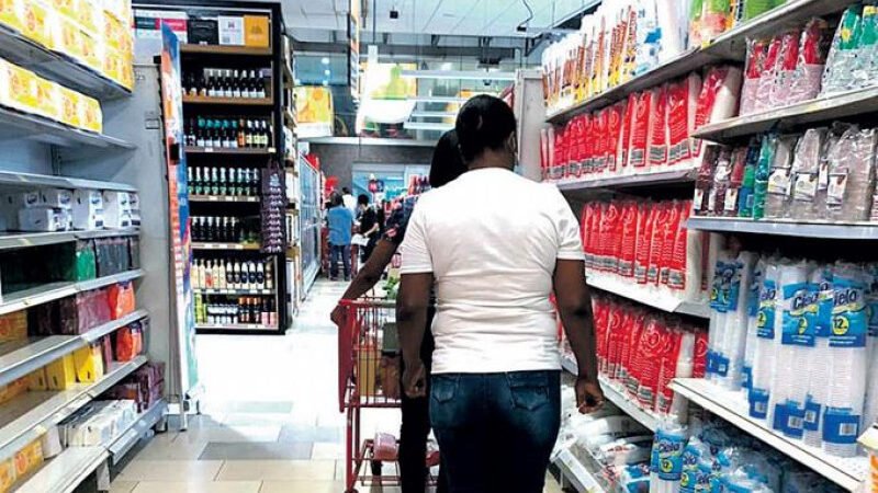 El jueves no se laborará en provincias en alerta roja, salvo empresas de servicios básicos