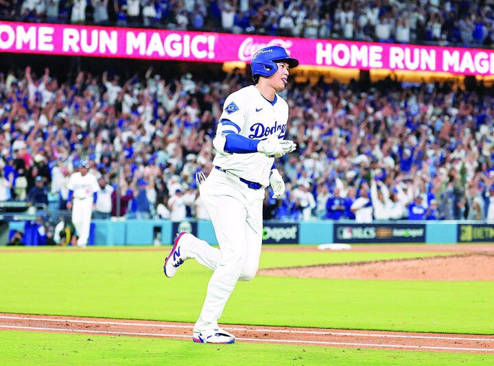 Con tres jonrones y 10 ponches de Ohtani, Dodgers barren a Cerveceros, pasan a la Serie Mundial