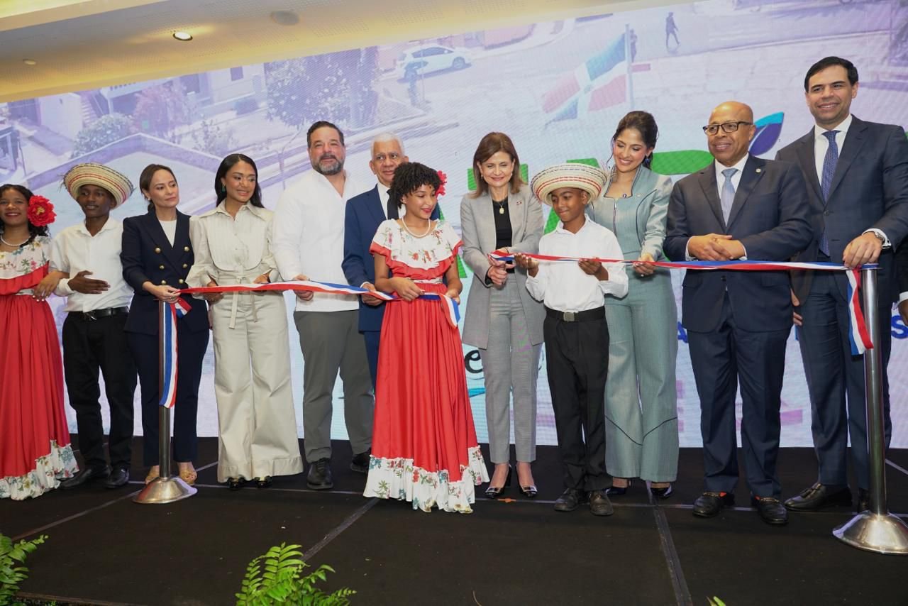 Vicepresidenta Raquel Peña y diputada Daritza Zapata inauguran “Dajabón Vívelo”: una feria que redefine la frontera como motor de desarrollo sostenible
