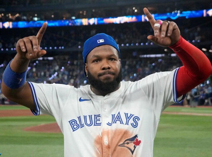 Vladimir Guerrero Jr envía mensaje a Dodgers tras promesa de Roberts de «arruinar el béisbol»