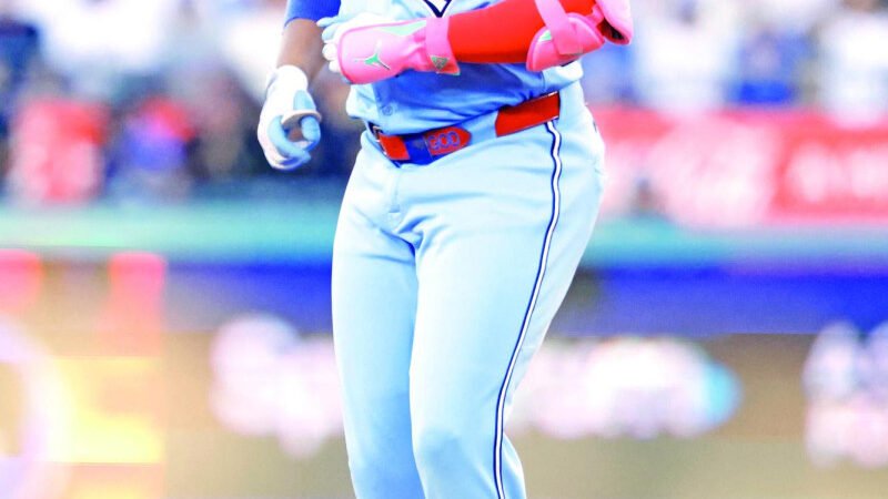 Vladi y Yesavage guían a Toronto derrotan a los Dodgers y buscarán su tercer título en casa