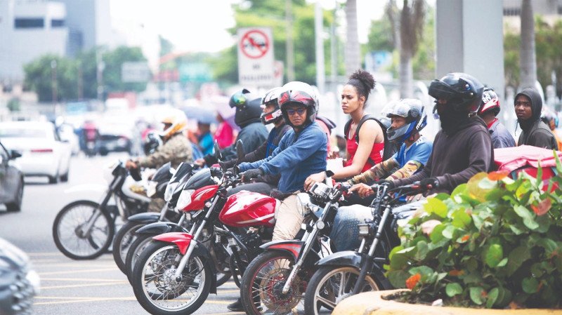 Motoristas no regularizados y plan sigue en punto muerto