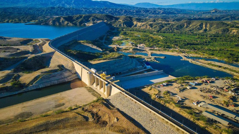 Desalojados acusan gobierno de incumplir entrega de parcelas para la presa de Monte Grande