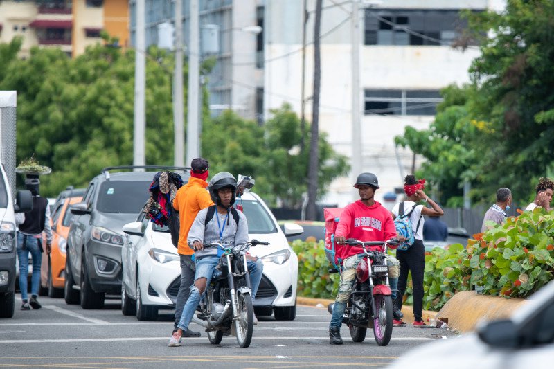 Obligan a usar cascos de motocicletas certificados