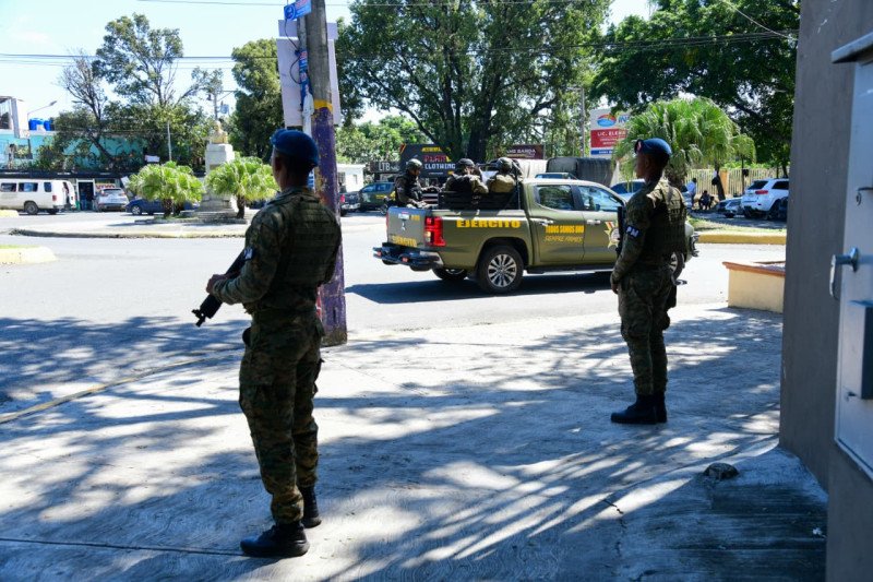 Tremendo aparataje militar en San Cristobal