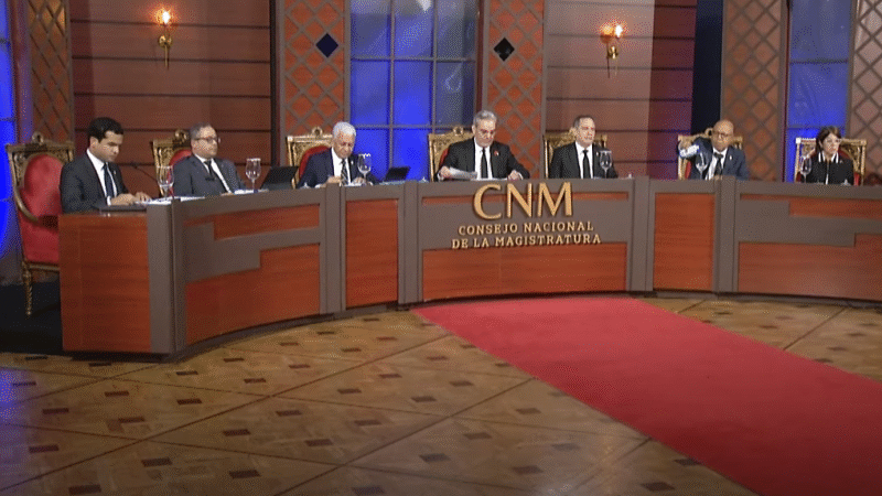 Decisión de Abinader al dejar fuera dos de tres jueces evaluados para seguir en la Suprema Corte