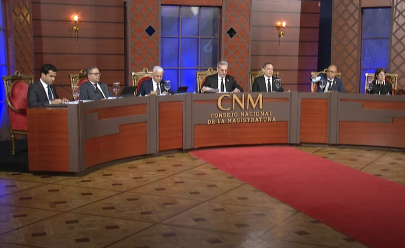 Decisión de Abinader al dejar fuera dos de tres jueces evaluados para seguir en la Suprema Corte