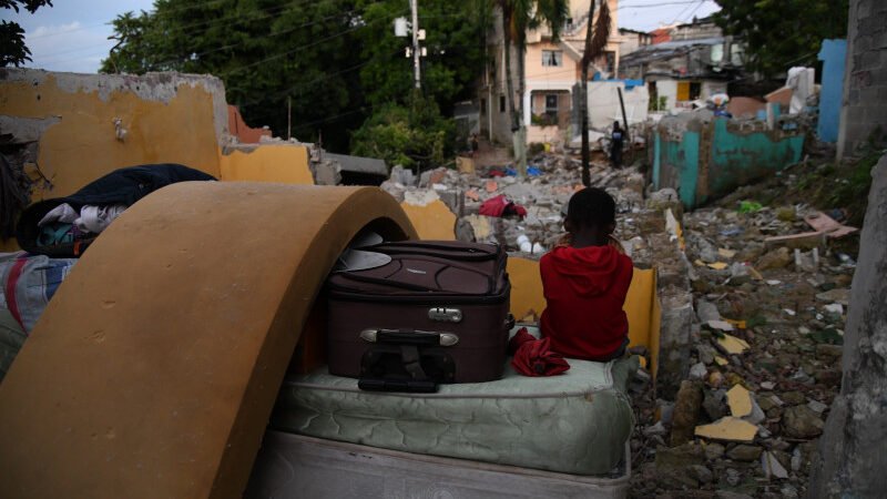 Inician desalojo para ampliar la vía República de Colombia