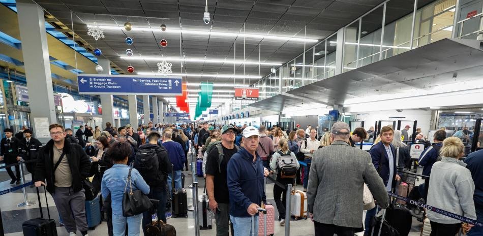 Miles de vuelos cancelados