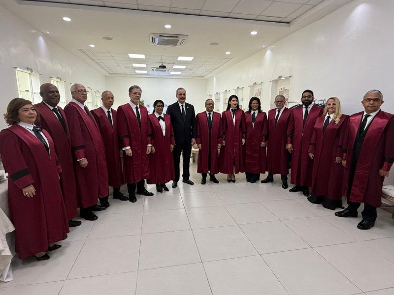 Se celebra el 181 años de la proclamación de la Constitución