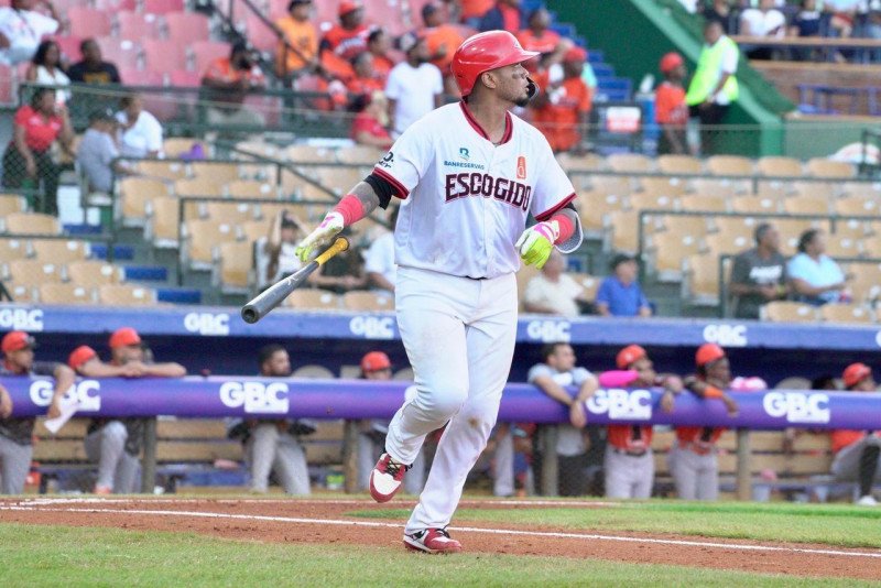 Maldonado, Franchy y Yamaico guían paliza de Leones sobre Toros