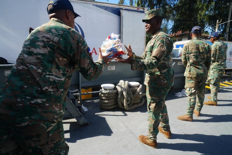 Dominicana manda ayuda humanitaria Jamaica tras huracán Melissa