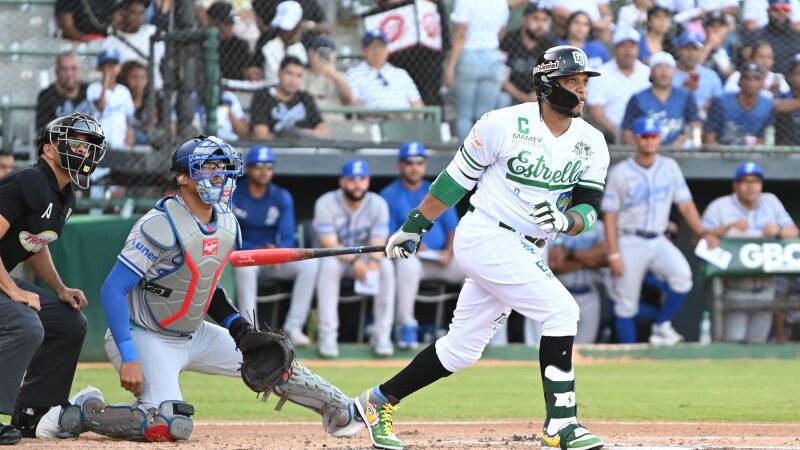 Estrellas blanquean 4-0 al Licey