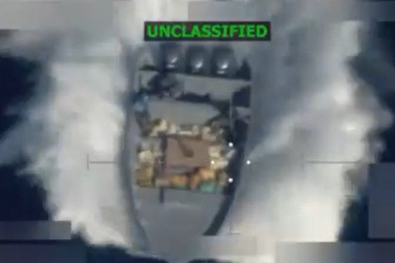 Más de 30 lanchas hundidas y unos cien muertos dejan ataques de EEUU en Caribe y Pacífico