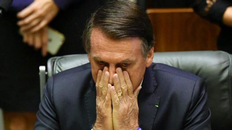 Dejan libre a  Bolsonaro para operarse en Navidad