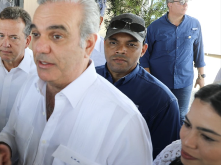 Oficial amenaza con excluir a periodista de actos