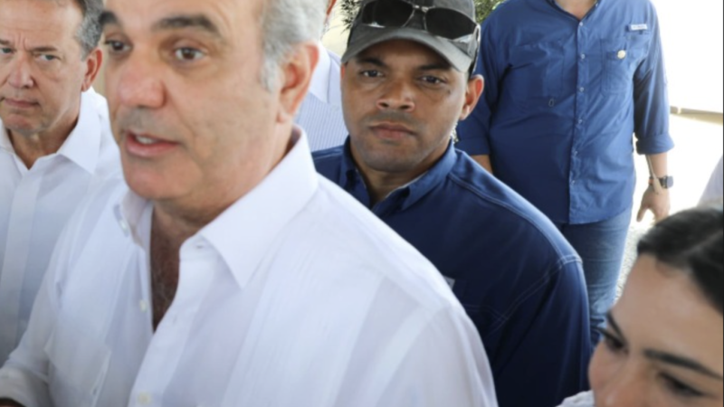 Oficial amenaza con excluir a periodista de actos