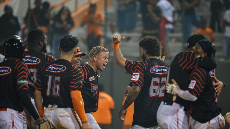 Toros le ganan al Licey poniendo su número mágico 1