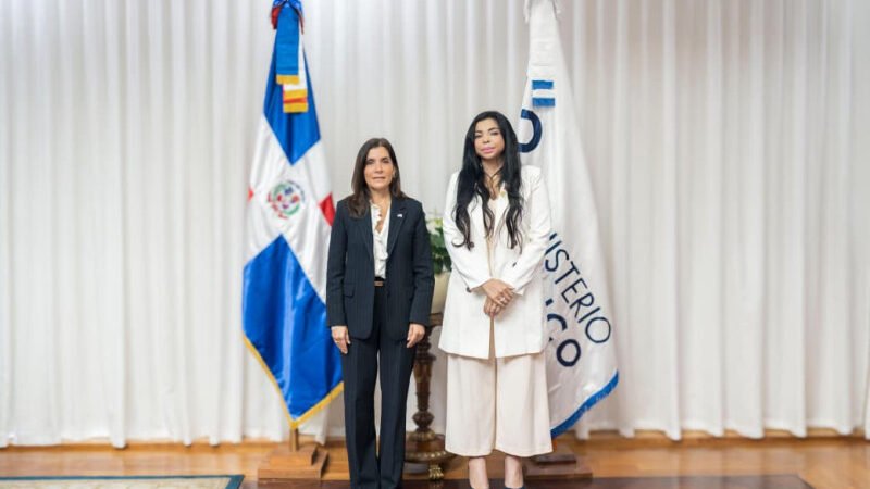 Yeni Berenice y embajadora de EEUU tratan sobre la lucha contra el narcotráfico y crimen organizado