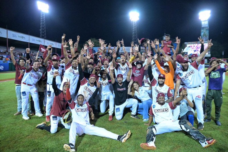Gigantes avanzan al Round Robin
