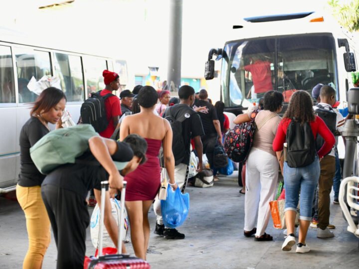 Aumenta el flujo de pasajeros al interior