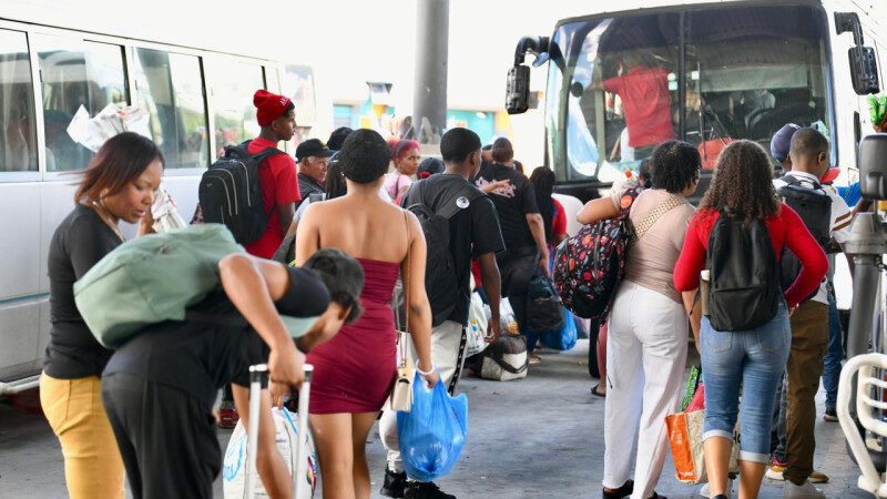 Aumenta el flujo de pasajeros al interior