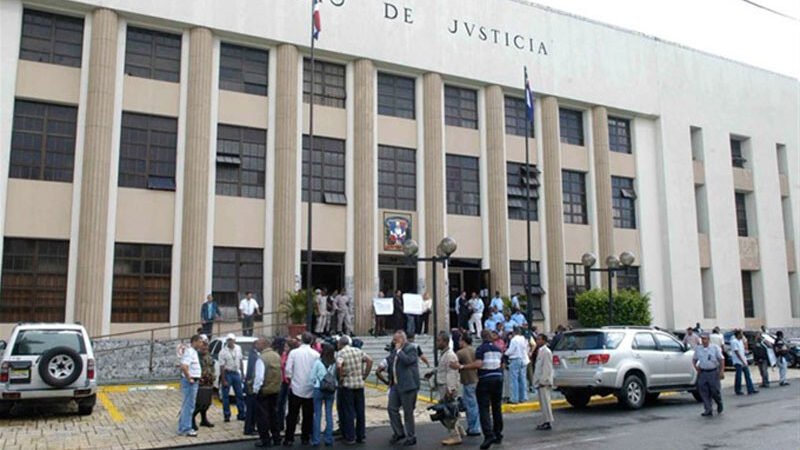 Compras de mobiliarios sin evidencias de adquisición