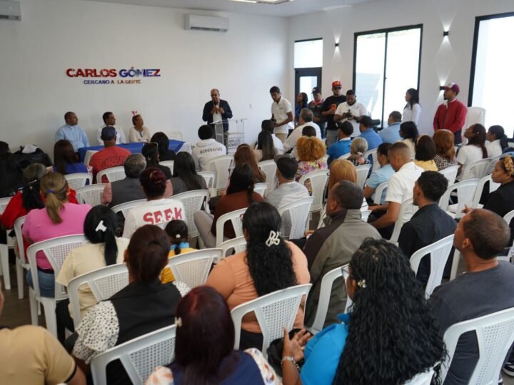 Oficina Senatorial de Espaillat fortalece el espíritu navideño con entrega de aportes a decenas de instituciones