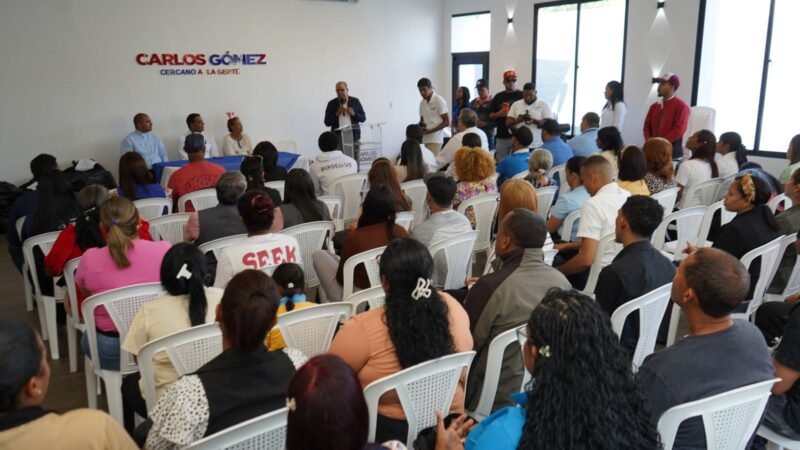 Oficina Senatorial de Espaillat fortalece el espíritu navideño con entrega de aportes a decenas de instituciones