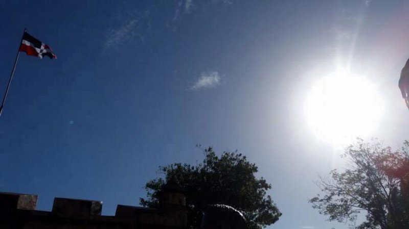 Pronostican clima soleado para hoy viernes