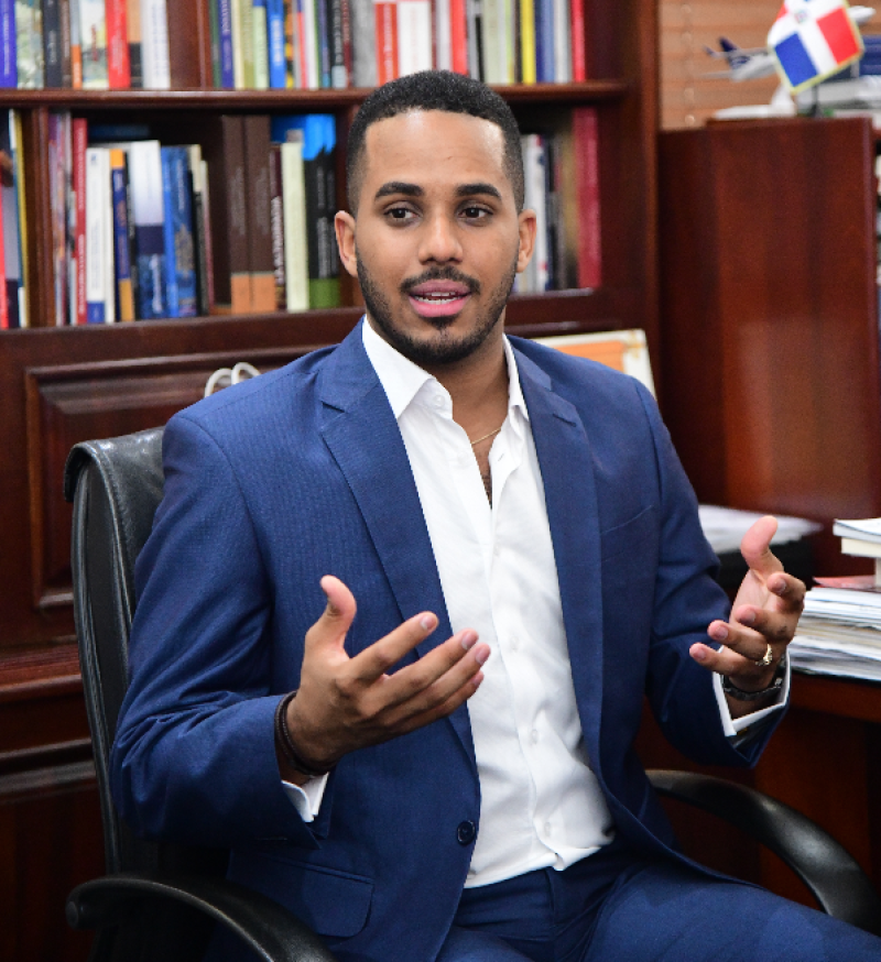 Destituyen al rector del ITLA