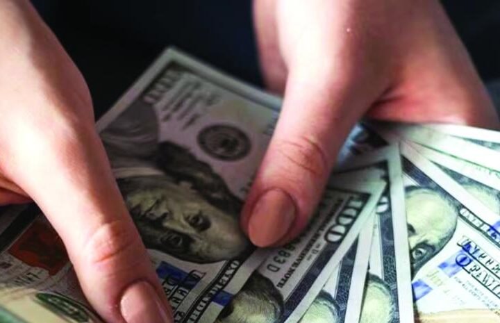 Entra en vigor impuesto de 1% a las remesas desde USA