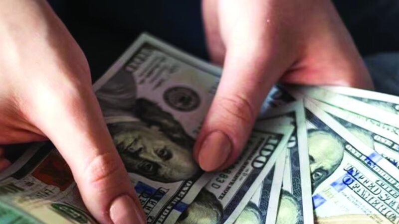 Entra en vigor impuesto de 1% a las remesas desde USA