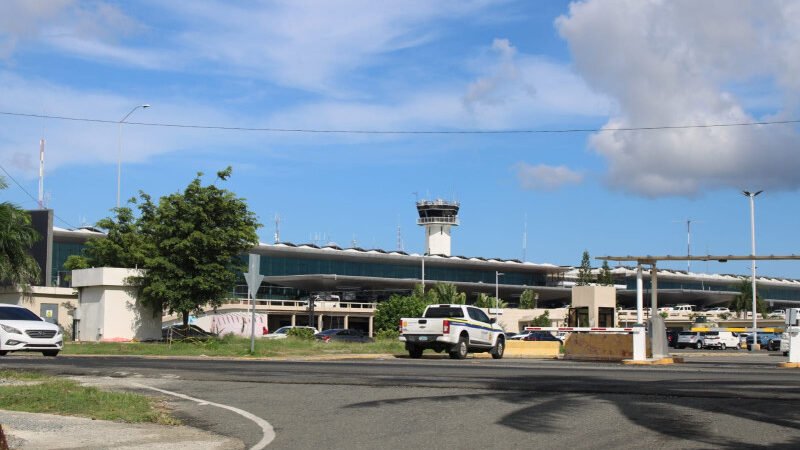 18 vuelos cancelados en el AILA  tras ataque a Venezuela