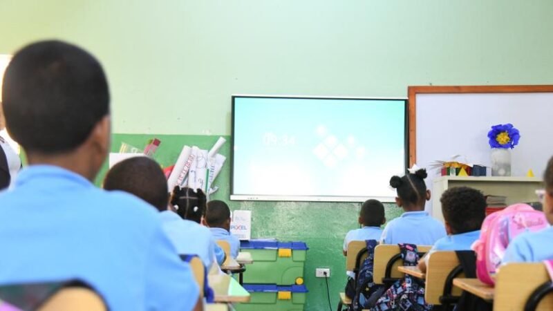 Inician de clases hoy mientras la ADP advierte que es mañana es el día